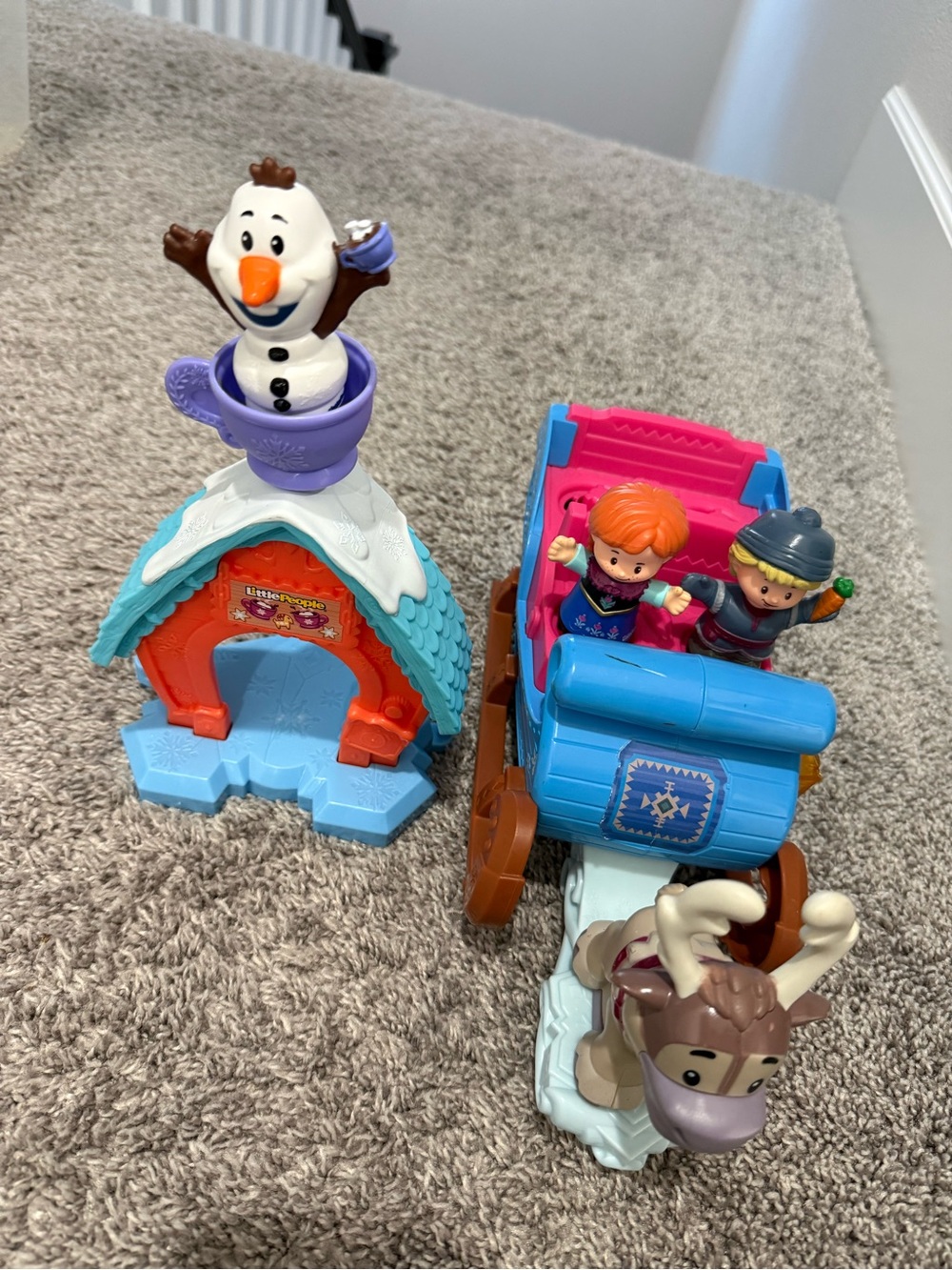 Little People Frozen Sets - Sled, cocoa stand, Anna, Sven, Olaf, and Kristoff